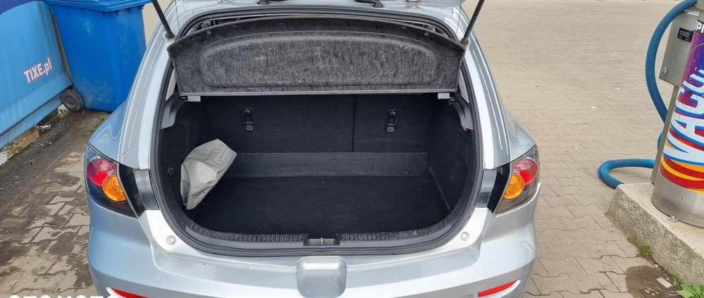 Mazda 3 cena 6200 przebieg: 219000, rok produkcji 2005 z Góra małe 79